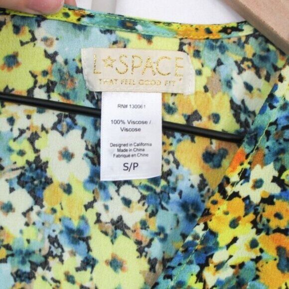 L Space Shine On Bright Floral Crop Wrap Top Small - Picture 8 of 8